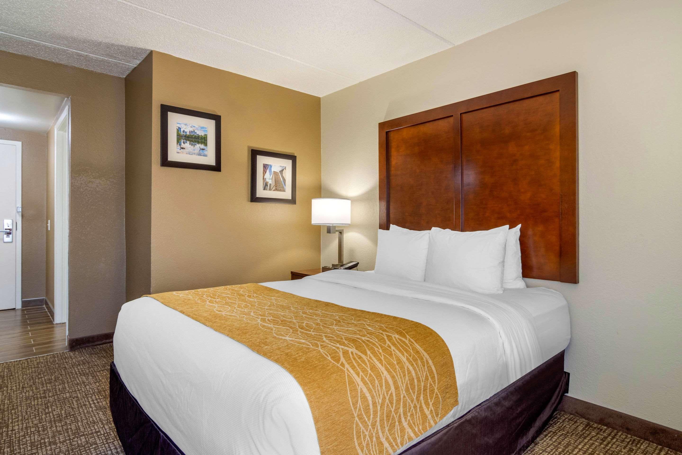 Comfort Inn Atlanta Airport Cheeko Manor Экстерьер фото