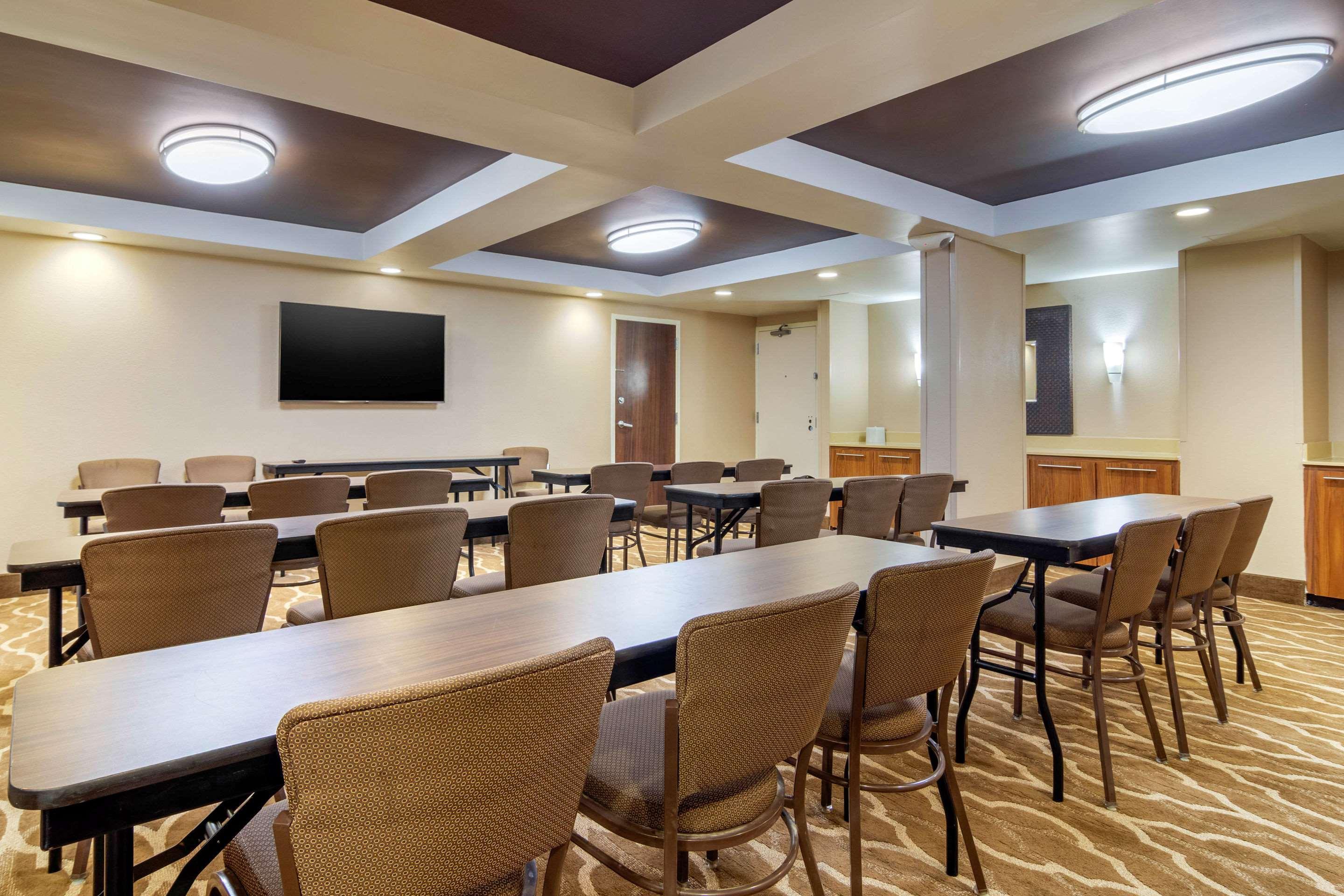 Comfort Inn Atlanta Airport Cheeko Manor Экстерьер фото